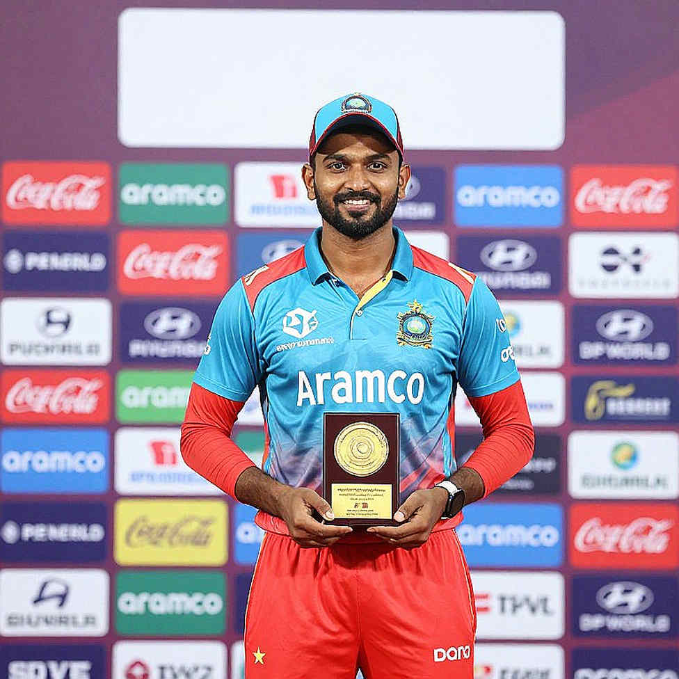 শ্রীলঙ্কার টেস্ট দলে ৬৭.১৮ গড়ের ছেলেটি, হ্যামস্ট্রিংয়ের ছায়া আর দুই ম্যাচের ফাঁদ