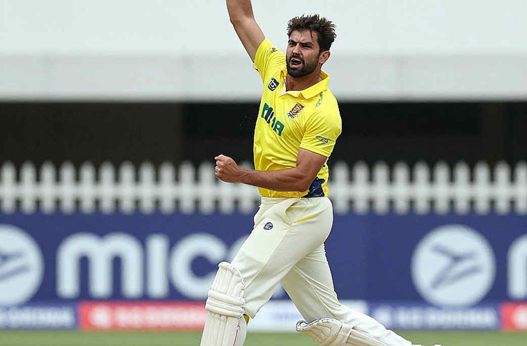 The First Shape Is a Promise, the Second Is the Invoice: Who Prices a Bangladesh Bowler in Cricket's Transfer Window?